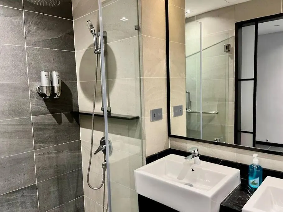 #211 M101 Dang Wangi Klcc View Pool By Livin Apartment Kuala Lumpur